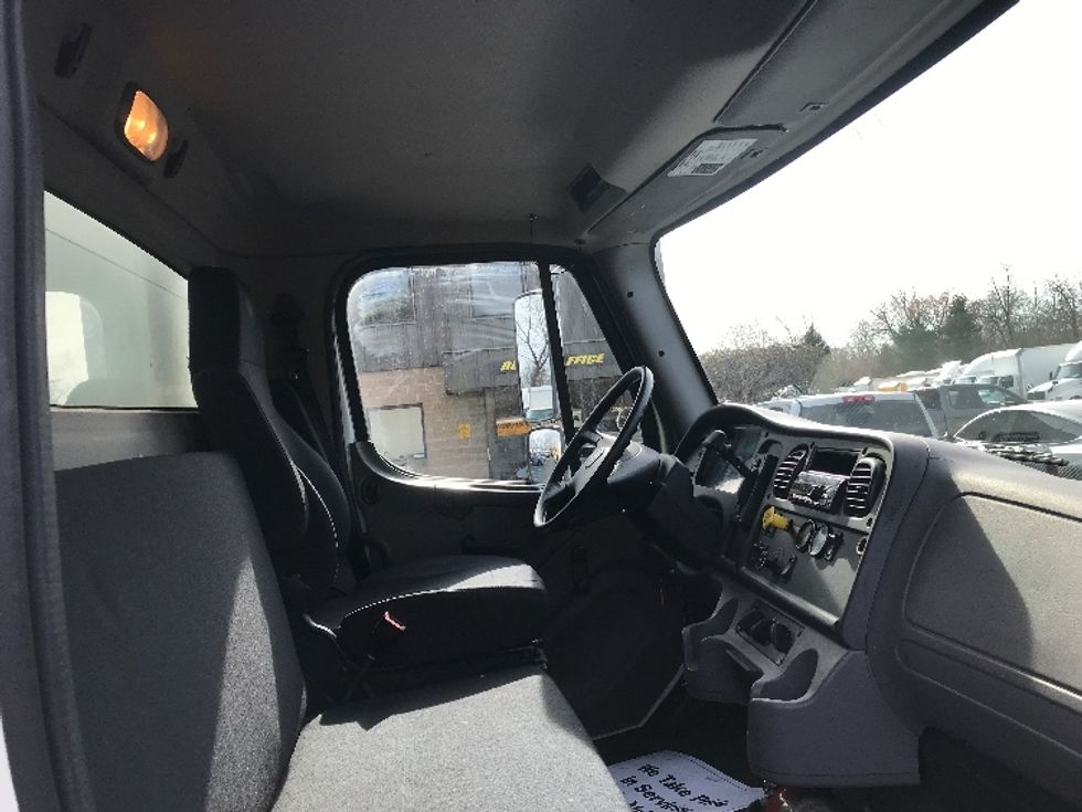 Medium Duty Box Truck-Light and Medium Duty Trucks-Freightliner-2018-M2-Bensalem-PA-149,636\n\t\tmiles-$ 44,750 - Image 22