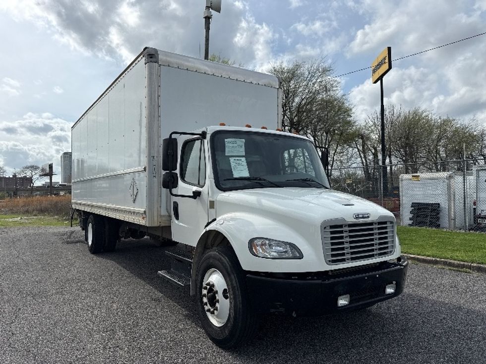 Medium Duty Box Truck-Light and Medium Duty Trucks-Freightliner-2018-M2-Birmingham-AL-140,460\n\t\tmiles-$ 52,750 - Image 1