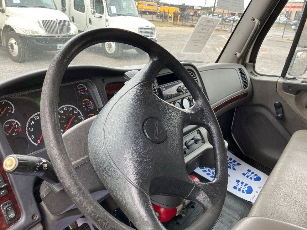 Medium Duty Box Truck-Light and Medium Duty Trucks-Freightliner-2018-M2-Birmingham-AL-140,460\n\t\tmiles-$ 52,750 - Image 18