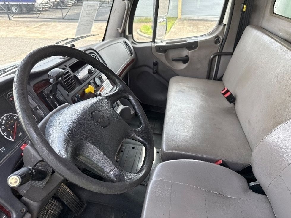 Medium Duty Box Truck-Light and Medium Duty Trucks-Freightliner-2018-M2-Birmingham-AL-140,460\n\t\tmiles-$ 52,750 - Image 20
