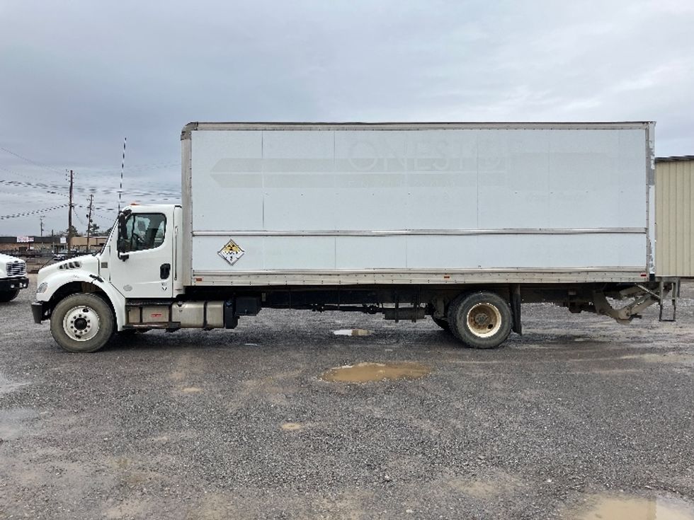 Medium Duty Box Truck-Light and Medium Duty Trucks-Freightliner-2018-M2-Birmingham-AL-140,460\n\t\tmiles-$ 52,750 - Image 4