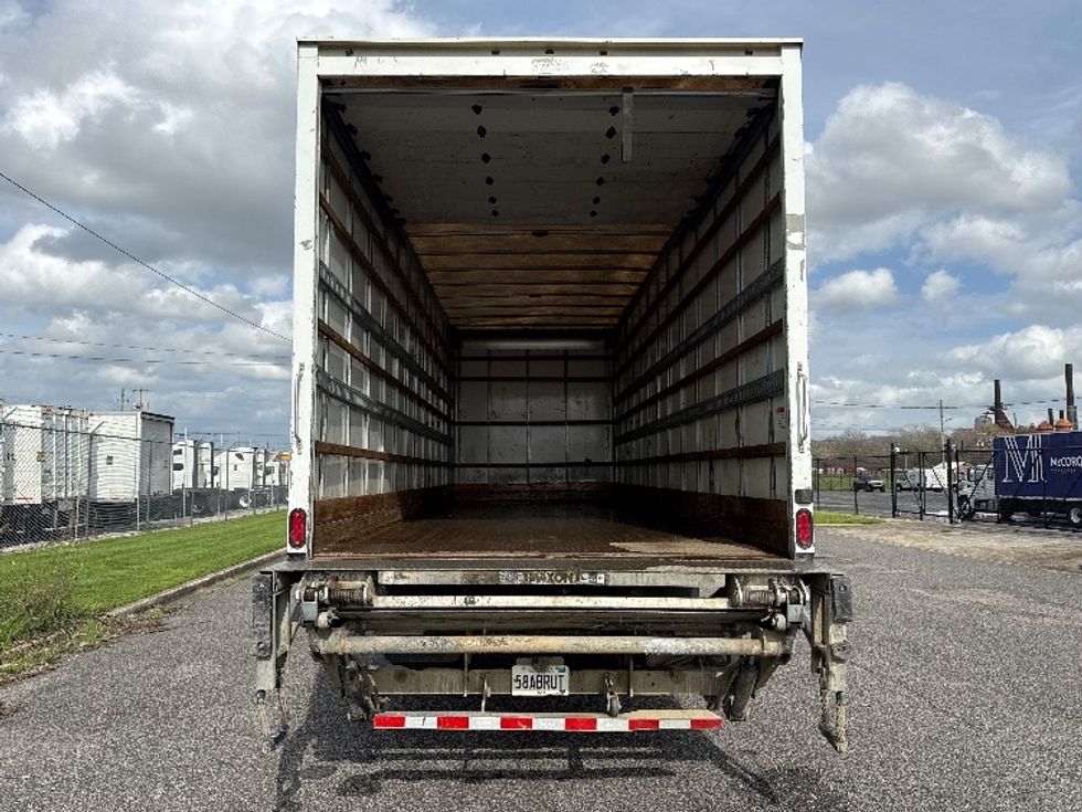 Medium Duty Box Truck-Light and Medium Duty Trucks-Freightliner-2018-M2-Birmingham-AL-140,460\n\t\tmiles-$ 52,750 - Image 8