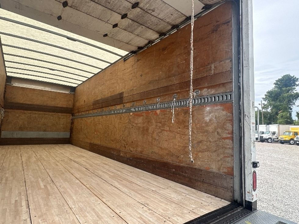 Medium Duty Box Truck-Light and Medium Duty Trucks-Freightliner-2018-M2-Birmingham-AL-325,440\n\t\tmiles-$ 25,250 - Image 12