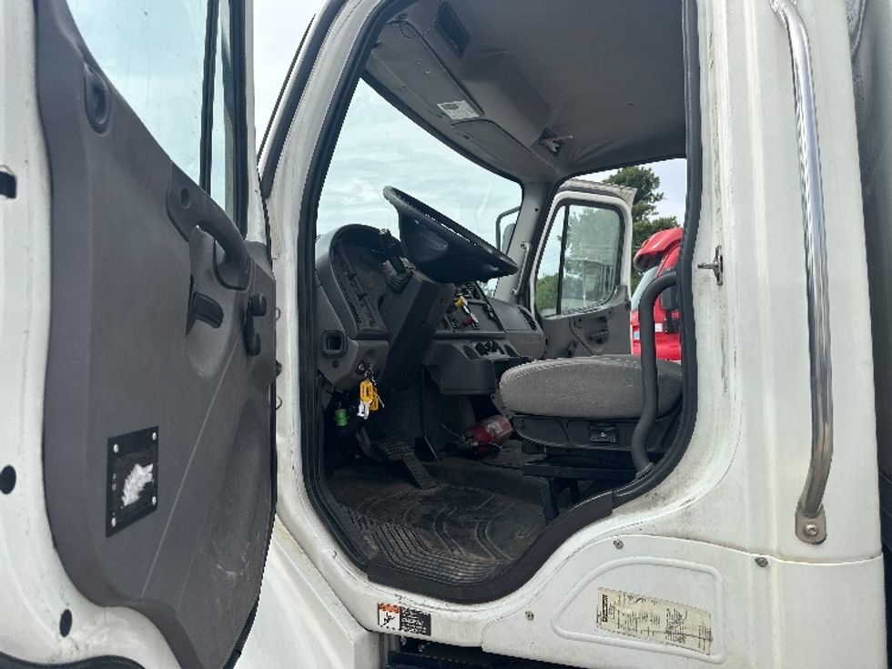 Medium Duty Box Truck-Light and Medium Duty Trucks-Freightliner-2018-M2-Birmingham-AL-325,440\n\t\tmiles-$ 25,250 - Image 16