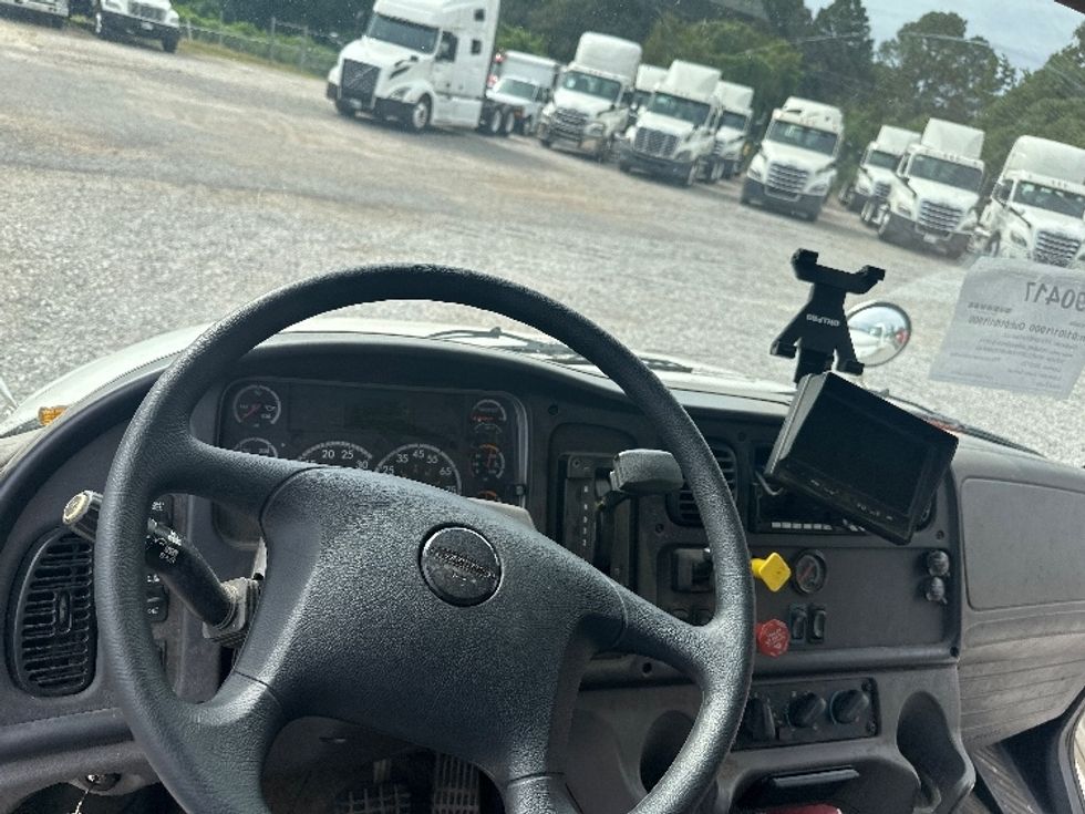 Medium Duty Box Truck-Light and Medium Duty Trucks-Freightliner-2018-M2-Birmingham-AL-325,440\n\t\tmiles-$ 25,250 - Image 18