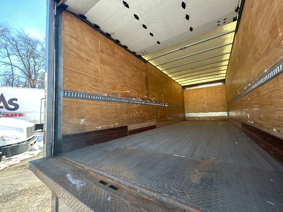 Medium Duty Box Truck-Light and Medium Duty Trucks-Freightliner-2018-M2-Braintree-MA-19,331\n\t\tmiles-$ 49,500 - Image 11
