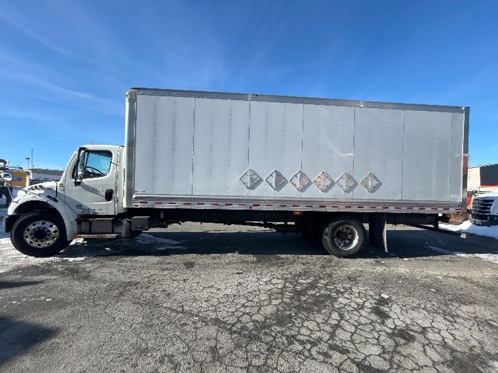 Medium Duty Box Truck-Light and Medium Duty Trucks-Freightliner-2018-M2-Braintree-MA-19,331\n\t\tmiles-$ 49,500 - Image 4
