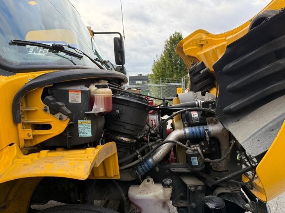 Medium Duty Box Truck-Light and Medium Duty Trucks-Freightliner-2018-M2-Burnaby-BC-205,975\n\t\tkm-$ 63,750 - Image 15