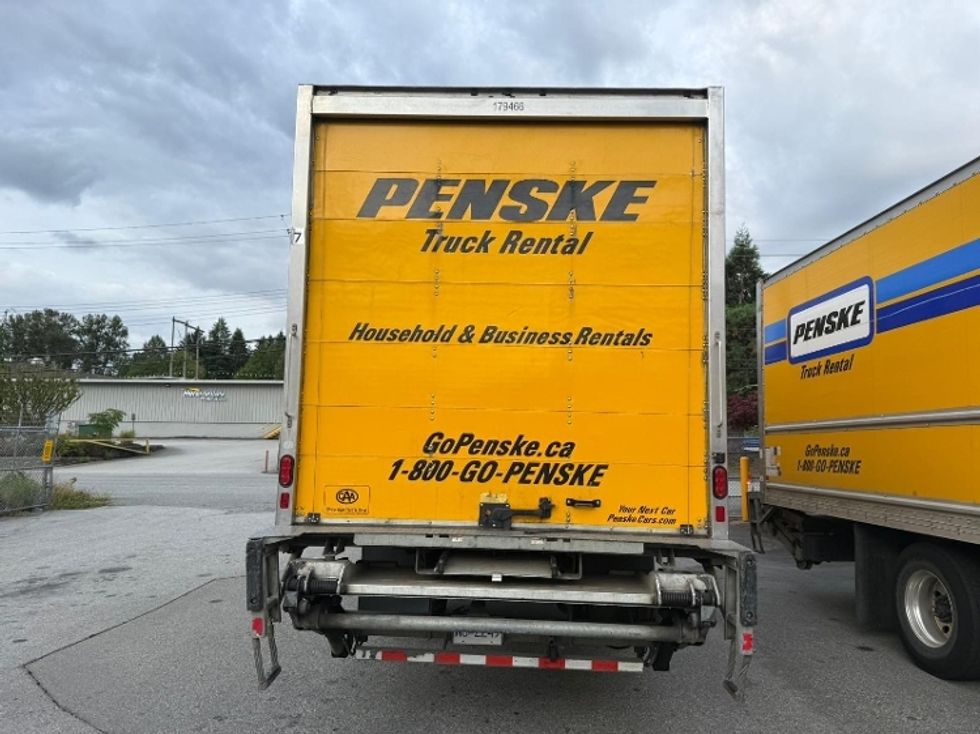 Medium Duty Box Truck-Light and Medium Duty Trucks-Freightliner-2018-M2-Burnaby-BC-205,975\n\t\tkm-$ 63,750 - Image 4