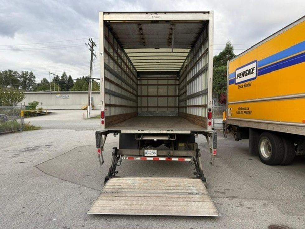 Medium Duty Box Truck-Light and Medium Duty Trucks-Freightliner-2018-M2-Burnaby-BC-205,975\n\t\tkm-$ 63,750 - Image 5