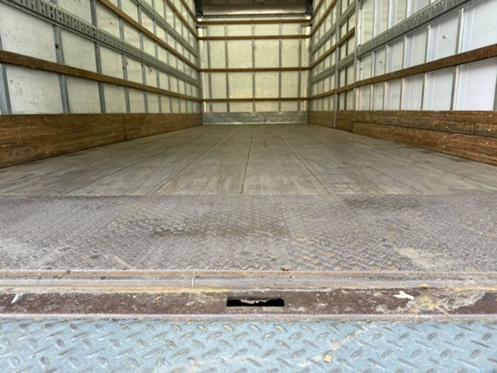 Medium Duty Box Truck-Light and Medium Duty Trucks-Freightliner-2018-M2-Burnaby-BC-205,975\n\t\tkm-$ 63,750 - Image 6