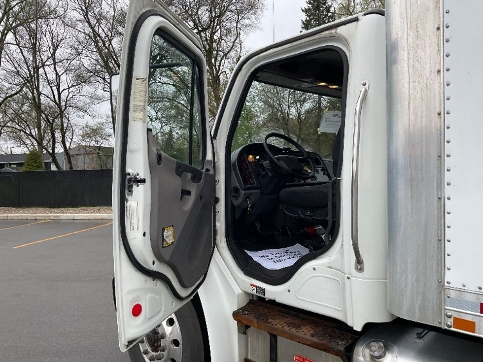 Medium Duty Box Truck-Light and Medium Duty Trucks-Freightliner-2018-M2-Byron Center-MI-134,431\n\t\tmiles-$ 53,500 - Image 16