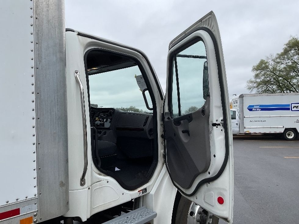 Medium Duty Box Truck-Light and Medium Duty Trucks-Freightliner-2018-M2-Byron Center-MI-134,431\n\t\tmiles-$ 53,500 - Image 18