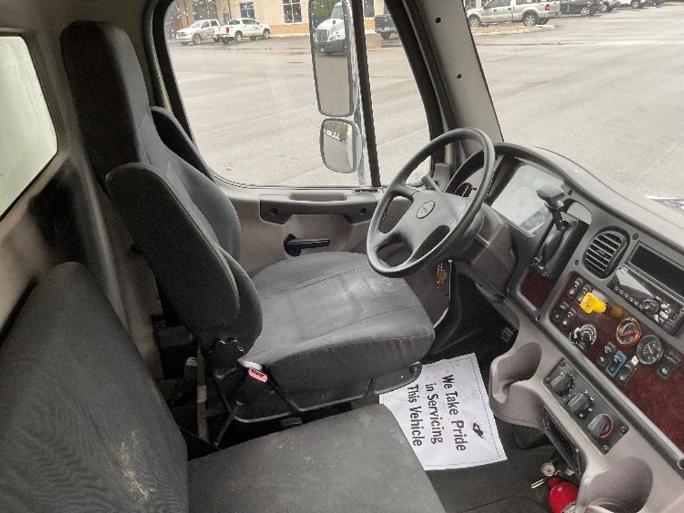 Medium Duty Box Truck-Light and Medium Duty Trucks-Freightliner-2018-M2-Byron Center-MI-134,431\n\t\tmiles-$ 53,500 - Image 22