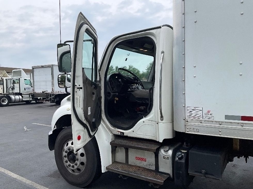 Medium Duty Box Truck-Light and Medium Duty Trucks-Freightliner-2018-M2-Capitol Heights-MD-285,574\n\t\tmiles-$ 36,000 - Image 16