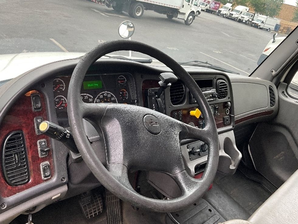 Medium Duty Box Truck-Light and Medium Duty Trucks-Freightliner-2018-M2-Capitol Heights-MD-285,574\n\t\tmiles-$ 36,000 - Image 17