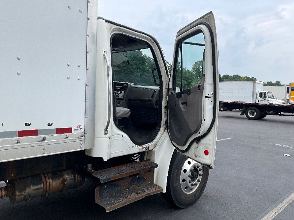 Medium Duty Box Truck-Light and Medium Duty Trucks-Freightliner-2018-M2-Capitol Heights-MD-285,574\n\t\tmiles-$ 36,000 - Image 20