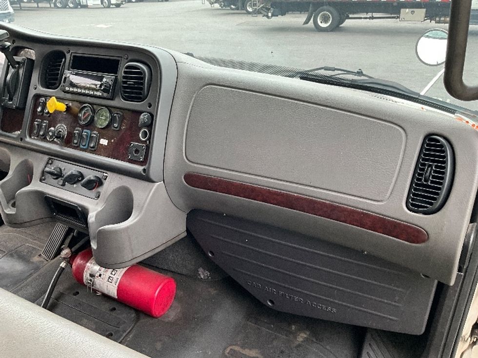 Medium Duty Box Truck-Light and Medium Duty Trucks-Freightliner-2018-M2-Capitol Heights-MD-285,574\n\t\tmiles-$ 36,000 - Image 21