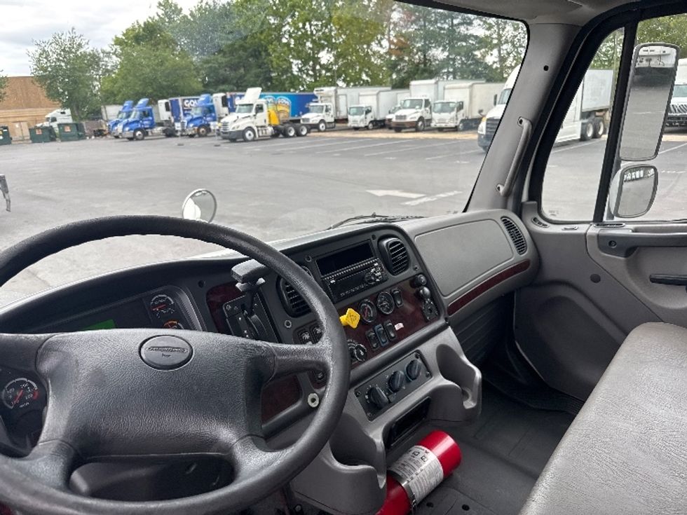 Medium Duty Box Truck-Light and Medium Duty Trucks-Freightliner-2018-M2-Capitol Heights-MD-308,500\n\t\tmiles-$ 31,000 - Image 17