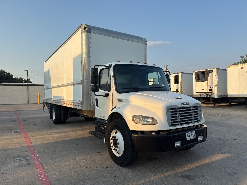 Medium Duty Box Truck-Light and Medium Duty Trucks-Freightliner-2018-M2-Carrollton-TX-111,329\n\t\tmiles-$ 53,000 - Image 1