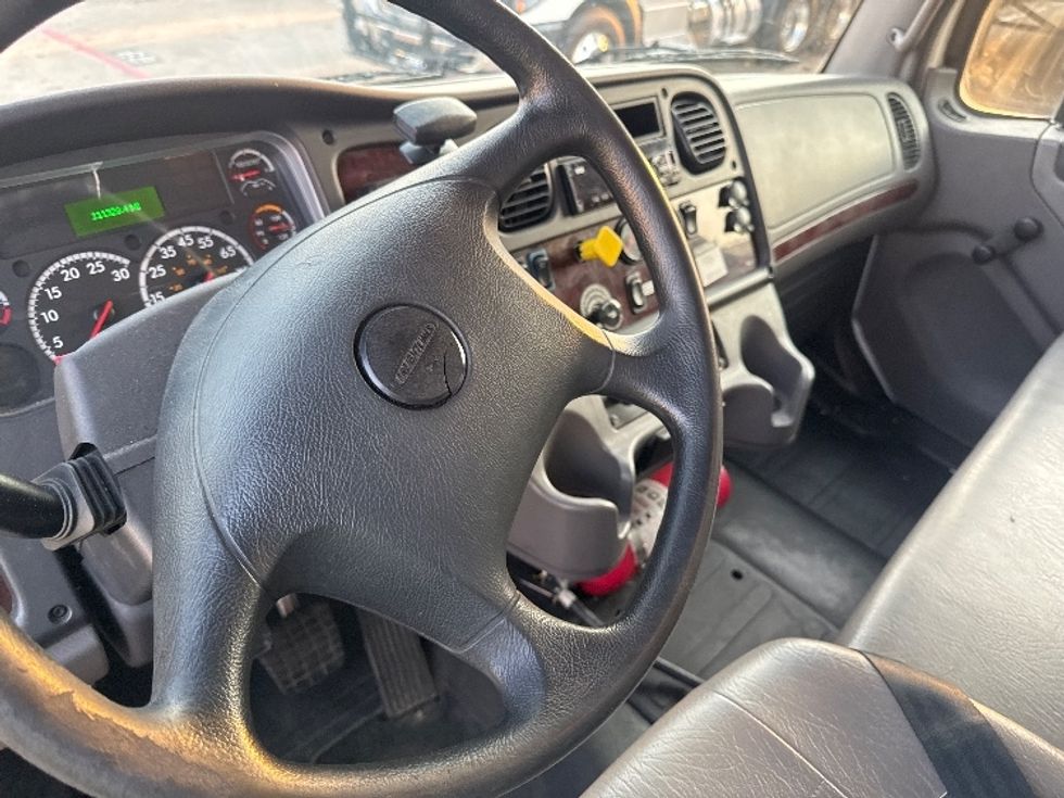 Medium Duty Box Truck-Light and Medium Duty Trucks-Freightliner-2018-M2-Carrollton-TX-111,329\n\t\tmiles-$ 53,000 - Image 17