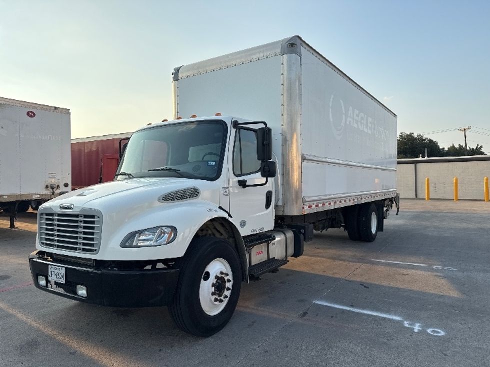 Medium Duty Box Truck-Light and Medium Duty Trucks-Freightliner-2018-M2-Carrollton-TX-111,329\n\t\tmiles-$ 53,000 - Image 3