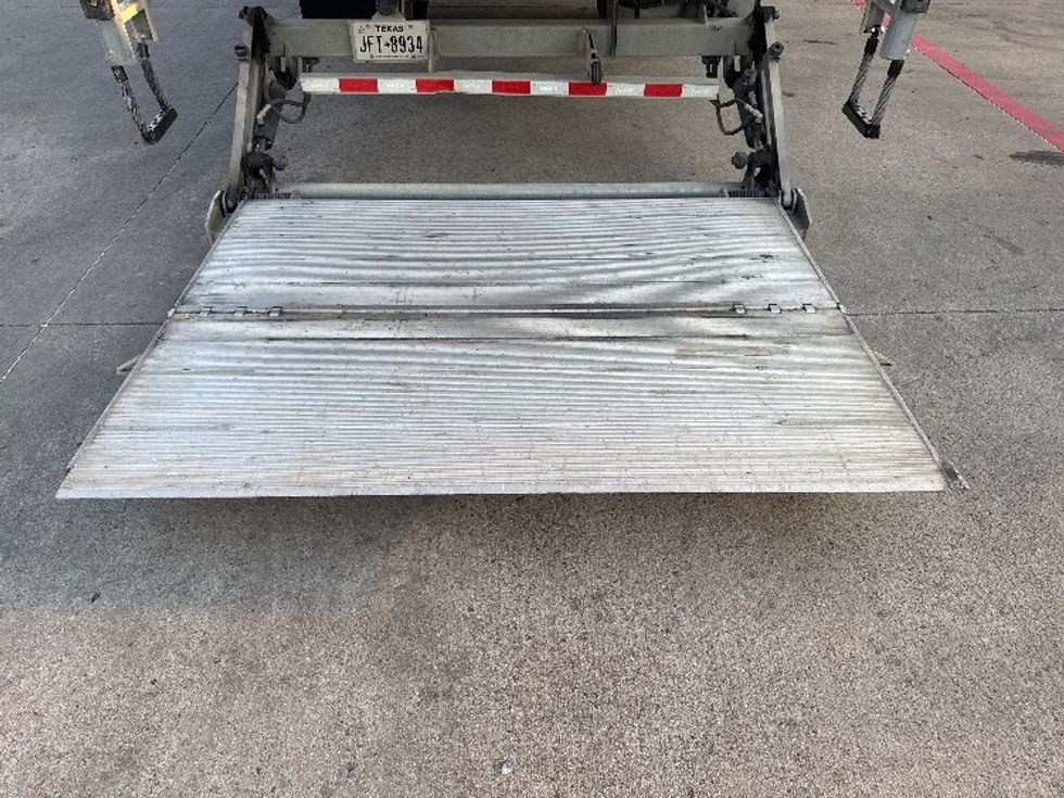 Medium Duty Box Truck-Light and Medium Duty Trucks-Freightliner-2018-M2-Carrollton-TX-111,329\n\t\tmiles-$ 53,000 - Image 9