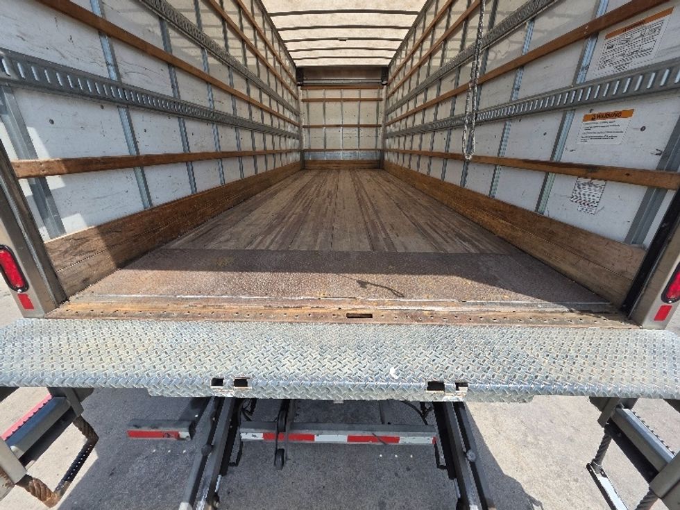 Medium Duty Box Truck-Light and Medium Duty Trucks-Freightliner-2018-M2-Carrollton-TX-206,044\n\t\tmiles-$ 44,750 - Image 10