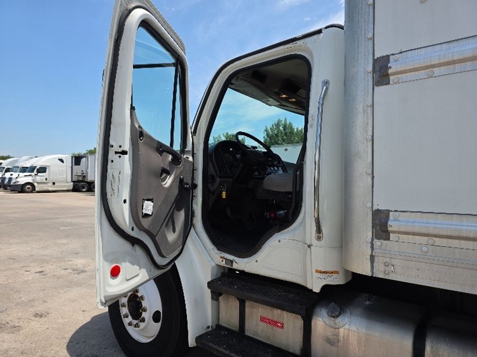 Medium Duty Box Truck-Light and Medium Duty Trucks-Freightliner-2018-M2-Carrollton-TX-206,044\n\t\tmiles-$ 44,750 - Image 16