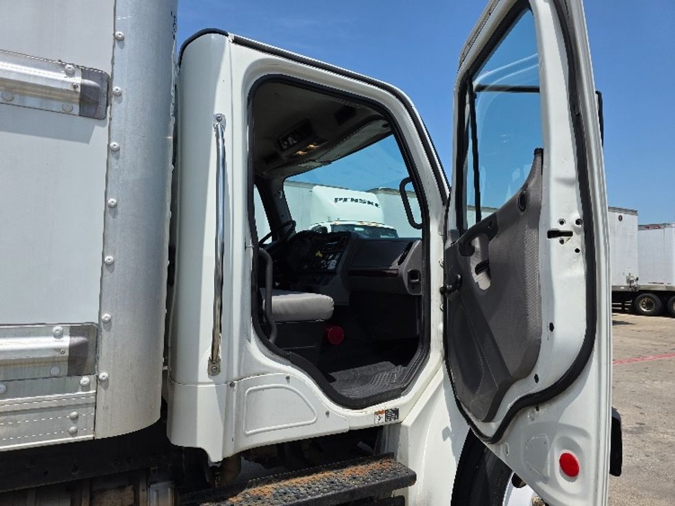 Medium Duty Box Truck-Light and Medium Duty Trucks-Freightliner-2018-M2-Carrollton-TX-206,044\n\t\tmiles-$ 44,750 - Image 20