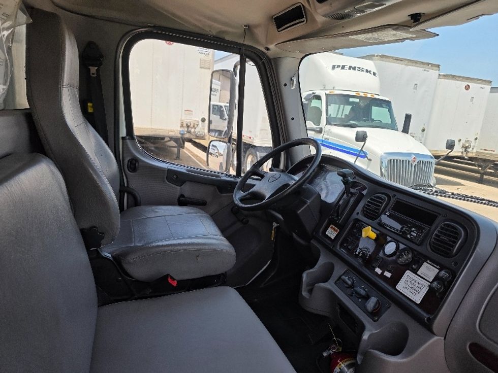 Medium Duty Box Truck-Light and Medium Duty Trucks-Freightliner-2018-M2-Carrollton-TX-206,044\n\t\tmiles-$ 44,750 - Image 22