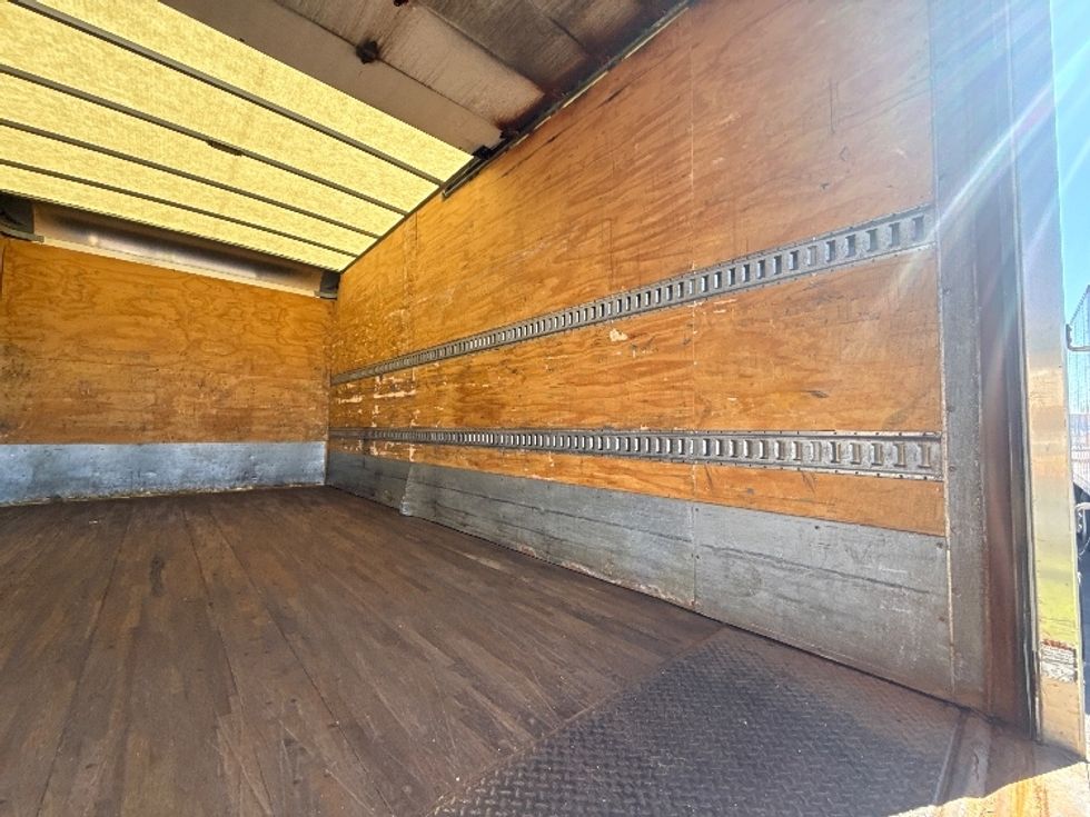 Medium Duty Box Truck-Light and Medium Duty Trucks-Freightliner-2018-M2-Chicago (Melrose Park)-IL-216,818\n\t\tmiles-$ 33,750 - Image 12