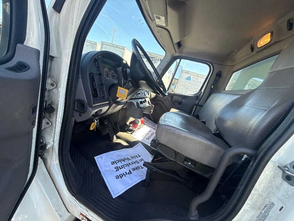 Medium Duty Box Truck-Light and Medium Duty Trucks-Freightliner-2018-M2-Chicago (Melrose Park)-IL-216,818\n\t\tmiles-$ 33,750 - Image 16