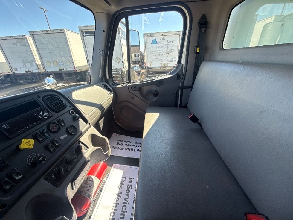 Medium Duty Box Truck-Light and Medium Duty Trucks-Freightliner-2018-M2-Chicago (Melrose Park)-IL-216,818\n\t\tmiles-$ 33,750 - Image 19