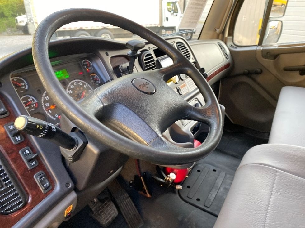 Medium Duty Box Truck-Light and Medium Duty Trucks-Freightliner-2018-M2-Cleveland-TN-154,906\n\t\tmiles-$ 53,000 - Image 17