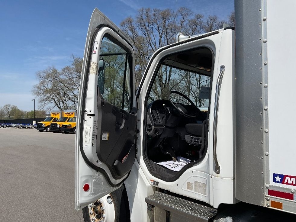 Medium Duty Box Truck-Light and Medium Duty Trucks-Freightliner-2018-M2-Comstock Park-MI-294,689\n\t\tmiles-$ 24,000 - Image 16