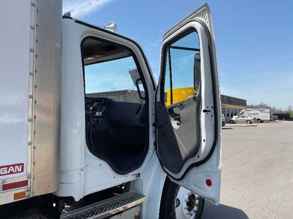 Medium Duty Box Truck-Light and Medium Duty Trucks-Freightliner-2018-M2-Comstock Park-MI-294,689\n\t\tmiles-$ 24,000 - Image 20