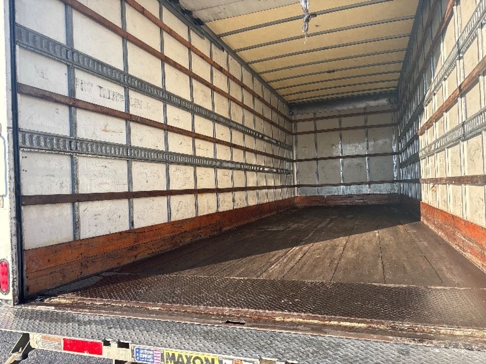 Medium Duty Box Truck-Light and Medium Duty Trucks-Freightliner-2018-M2-Concord-NC-226,099\n\t\tmiles-$ 45,250 - Image 11