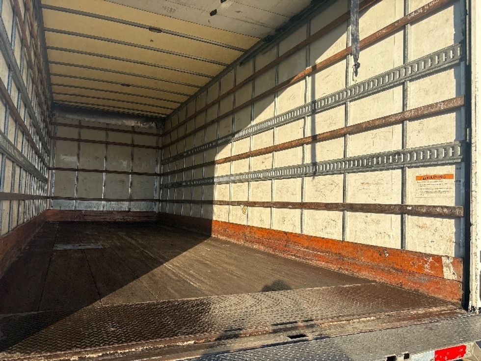 Medium Duty Box Truck-Light and Medium Duty Trucks-Freightliner-2018-M2-Concord-NC-226,099\n\t\tmiles-$ 45,250 - Image 12