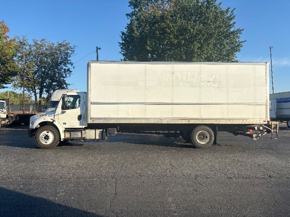 Medium Duty Box Truck-Light and Medium Duty Trucks-Freightliner-2018-M2-Concord-NC-226,099\n\t\tmiles-$ 45,250 - Image 4