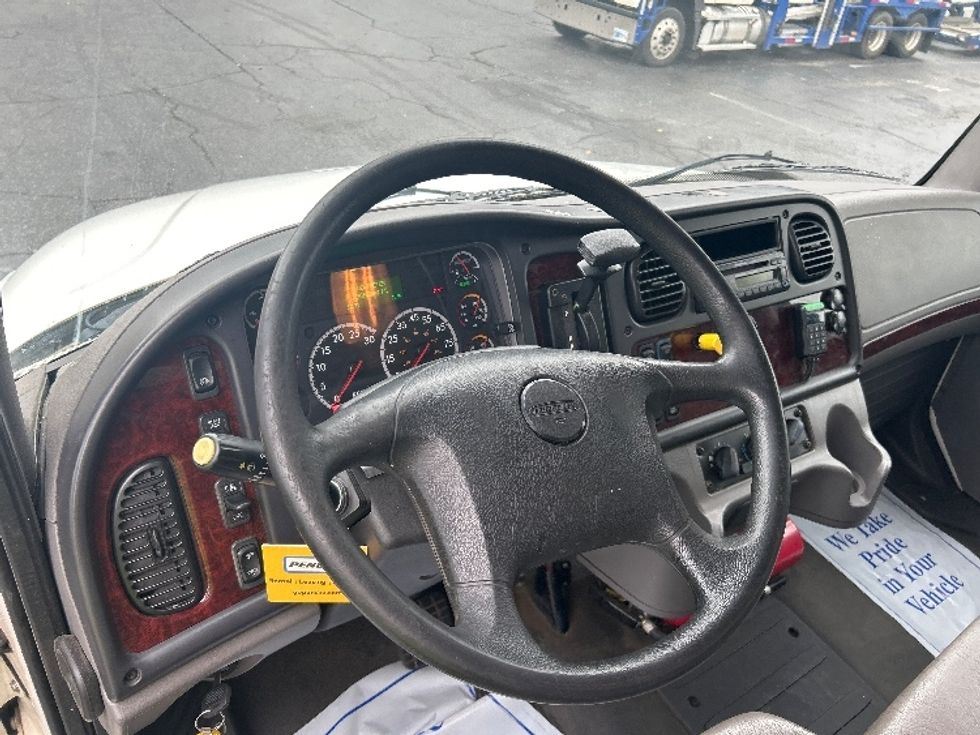 Medium Duty Box Truck-Light and Medium Duty Trucks-Freightliner-2018-M2-Concord-NC-306,282\n\t\tmiles-$ 27,000 - Image 17