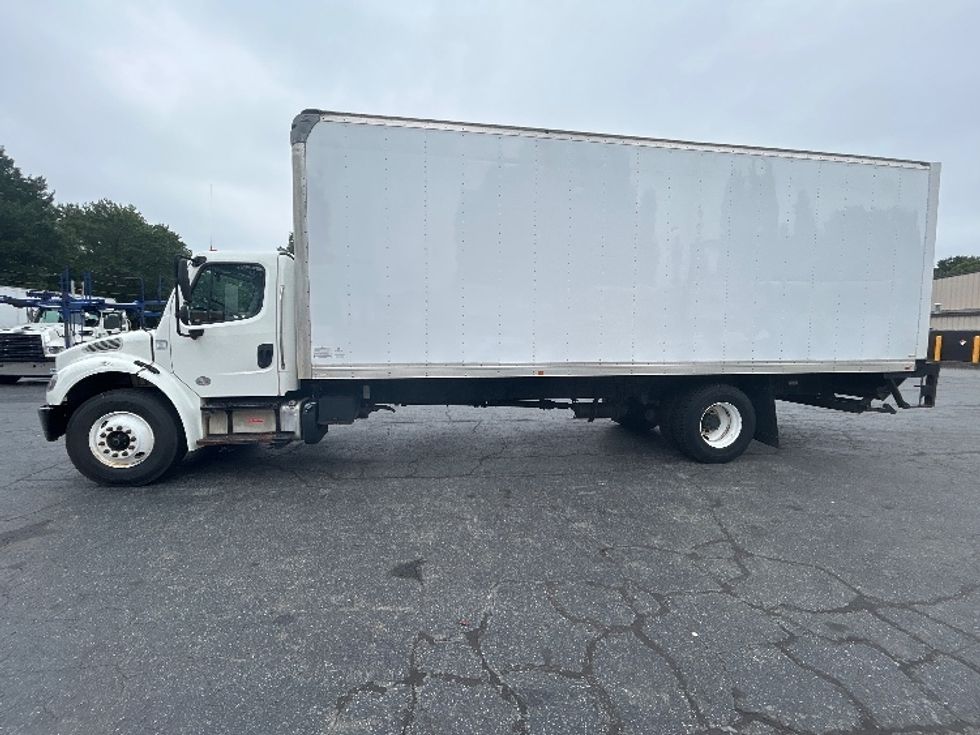 Medium Duty Box Truck-Light and Medium Duty Trucks-Freightliner-2018-M2-Concord-NC-306,282\n\t\tmiles-$ 27,000 - Image 4