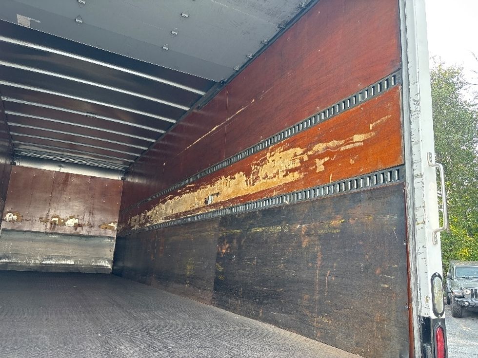 Medium Duty Box Truck-Light and Medium Duty Trucks-Freightliner-2018-M2-Conover-NC-21,035\n\t\tmiles-$ 62,500 - Image 12