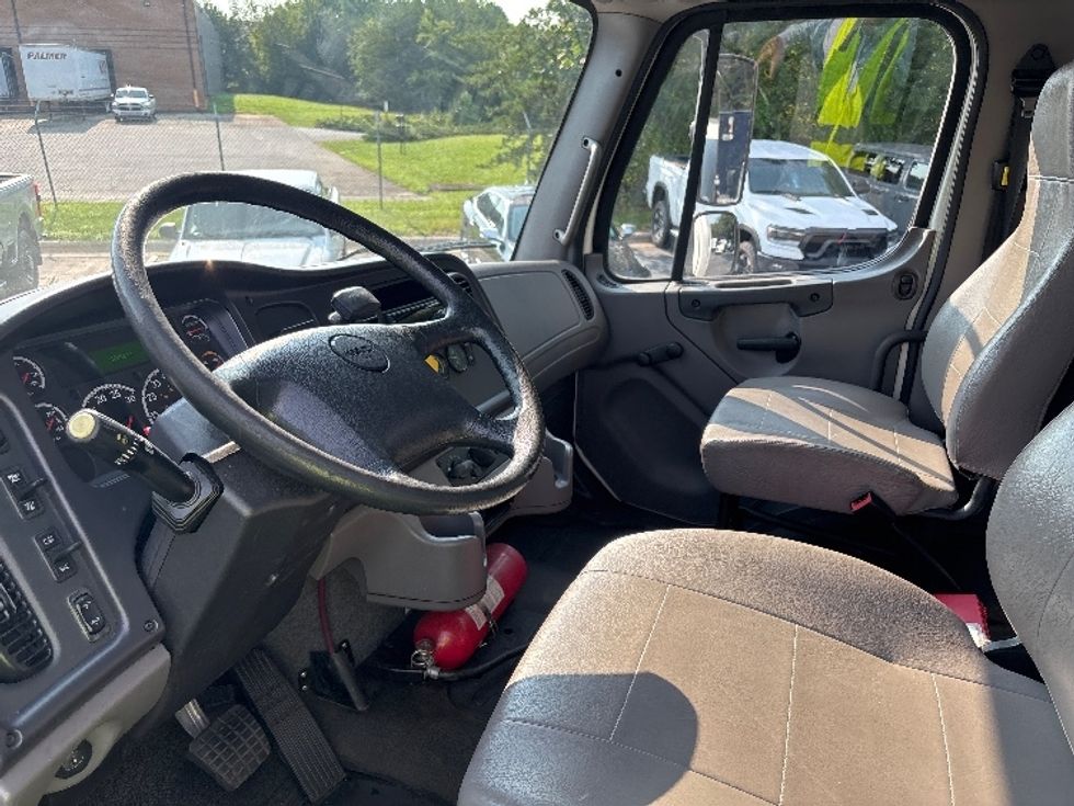 Medium Duty Box Truck-Light and Medium Duty Trucks-Freightliner-2018-M2-Conover-NC-21,035\n\t\tmiles-$ 62,500 - Image 17