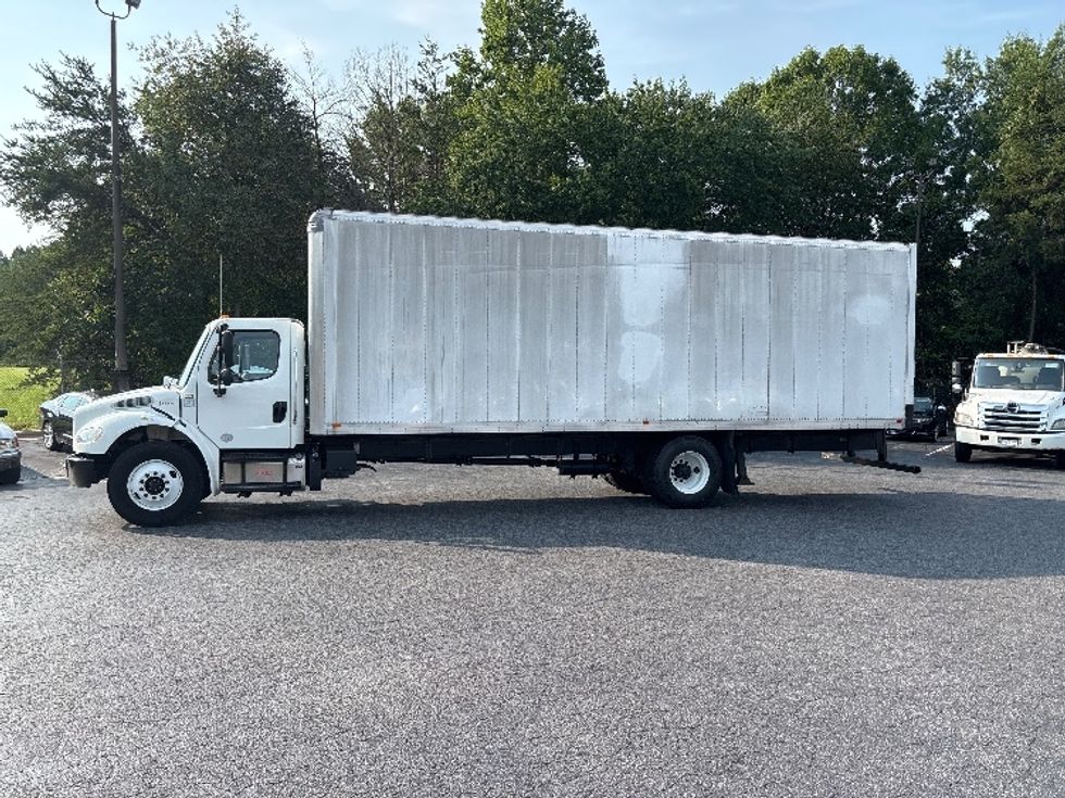 Medium Duty Box Truck-Light and Medium Duty Trucks-Freightliner-2018-M2-Conover-NC-21,035\n\t\tmiles-$ 62,500 - Image 4