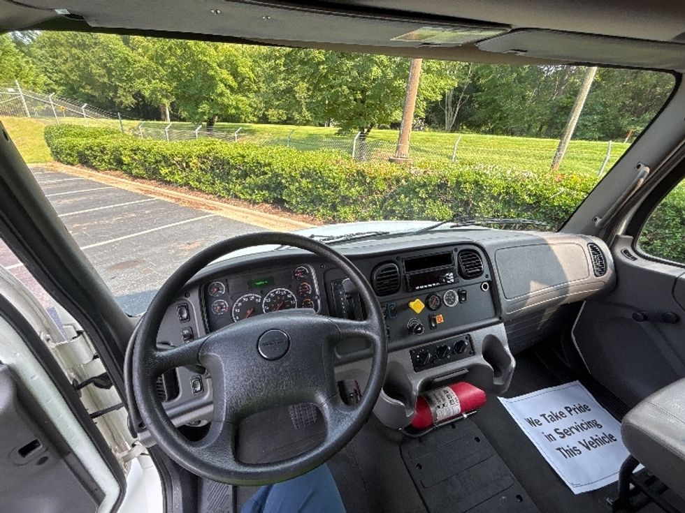 Medium Duty Box Truck-Light and Medium Duty Trucks-Freightliner-2018-M2-Conover-NC-22,018\n\t\tmiles-$ 62,250 - Image 18