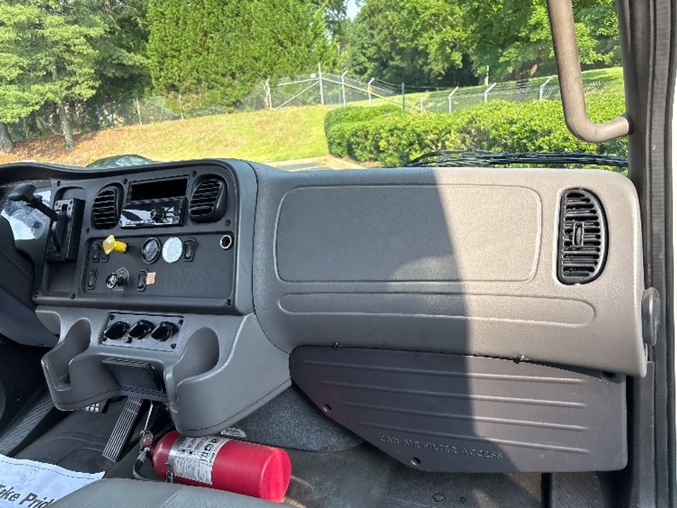 Medium Duty Box Truck-Light and Medium Duty Trucks-Freightliner-2018-M2-Conover-NC-22,018\n\t\tmiles-$ 62,250 - Image 21