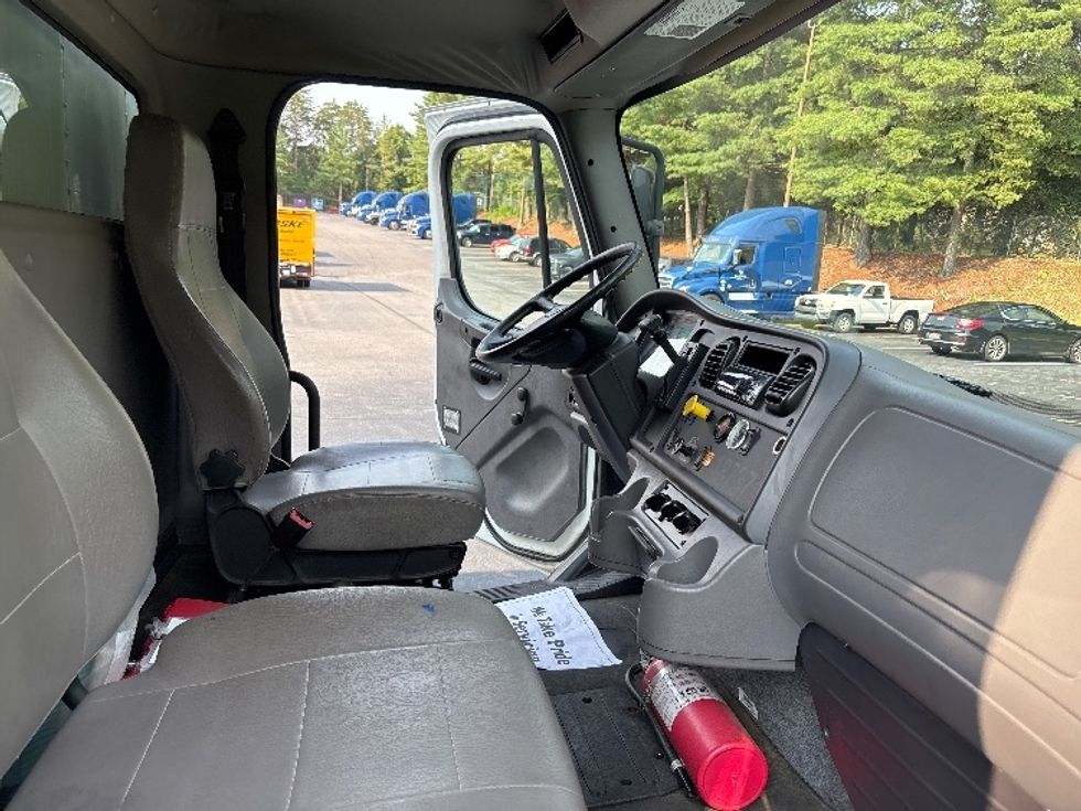Medium Duty Box Truck-Light and Medium Duty Trucks-Freightliner-2018-M2-Conover-NC-22,018\n\t\tmiles-$ 62,250 - Image 22