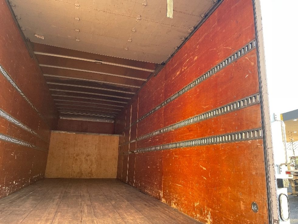 Medium Duty Box Truck-Light and Medium Duty Trucks-Freightliner-2018-M2-Conover-NC-228,143\n\t\tmiles-$ 49,500 - Image 12
