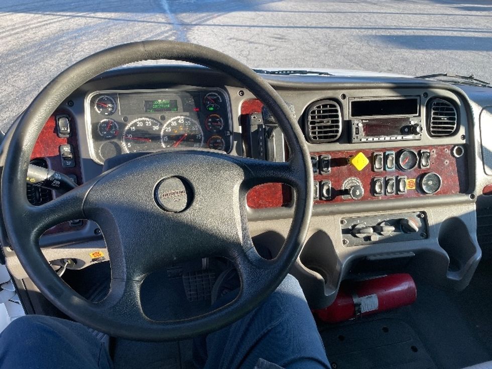 Medium Duty Box Truck-Light and Medium Duty Trucks-Freightliner-2018-M2-Conover-NC-228,143\n\t\tmiles-$ 49,500 - Image 18